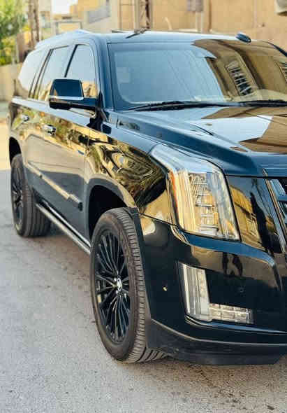 السلام عليكم
كديلاك اسكاليد  بلاتينيوم vib
وكالة المنصور للبيع موديل 2020 
‏‎ماشي (80)  ألف‏‎ كيلو 
‏‎افخم سياره من ناحية القياده 
‏‎السياره اعلى فئه بالمواصفات 
‏‎الكشنات
‏‎كهرباء 
‏‎خزن 
‏‎تدليك مساج
‏‎كشنات جلد بيجي 
‏‎تدفأه تبريد 
‏‎سماعات بالكشن 
‏‎حساس خلفي امامي 
‏‎رادار ٣٦٠ درجه 
‏‎اتو بارك 
‏‎داتا شو 
‏‎هاندبريك اوتو 
‏‎اوتو هولد 
‏‎خمس كامرات 
‏‎خمس بصمات 
‏‎شاشات خلفيه 
‏‎نفكيشن 
‏‎جكات 
‏‎لايت ليزري 
‏‎دوسات كهرباء 
‏‎سقف شامو 
‏‎سقف بانوراما 
‏‎ستيرن كهرباء وخزن وتدفأه 
‏‎شاحن وايرلس
‏‎ثلاجه 
‏‎المحرك ٨ سلندر حجم ٦٢٠٠ 
‏‎كير ١٠ نمر 
‏‎الجنطه كهرباء 
السعر 45000 دولار وبيها مجال 
*********** 
العنوان: شارع فلسطين
