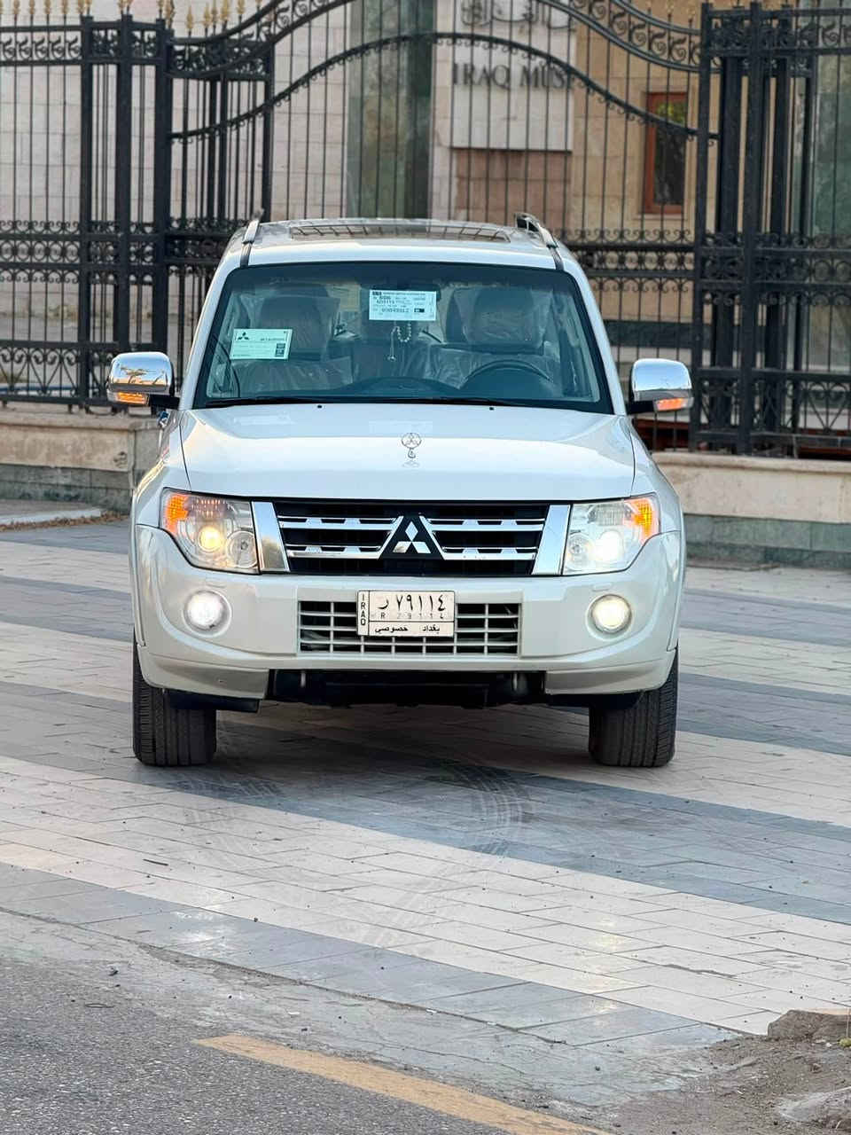 باجيرو2014  حبتور فول مواصفات لون ابيض صدفي حجم المحرك 3500 رقم  بغداد مشروع واطني بدون حادث  سيارة  مكفوله كفاله عامه سياره كلين عله واضع الشركه معروفه خليجي السياره جديده مال جناي فورويل نضام دفلوك كشنات كهربائي اشارة بل مري شفط تحكم ستيرن شاشه اندرويد شاشات خلفيه  اصليه فتحه تبريد ثلاث قطع حساسات خلفيه زاد ثلاجه تخم تاير كير مكينه حداديه خير من الله سياره جديده لوك محرك 6السعر 157 اتصل***********مكان  السياره بغدادالكرخ

