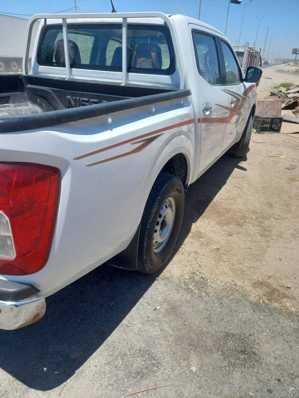 للبيع نيسان نيفاره موديل ٢٠١٧ بسمي  مكفوله سيارة خير من الله رقمها قادسيه كير محرك كفاله مكاني كربلاء سعر 130 وبيها مجال لشراي ***********

