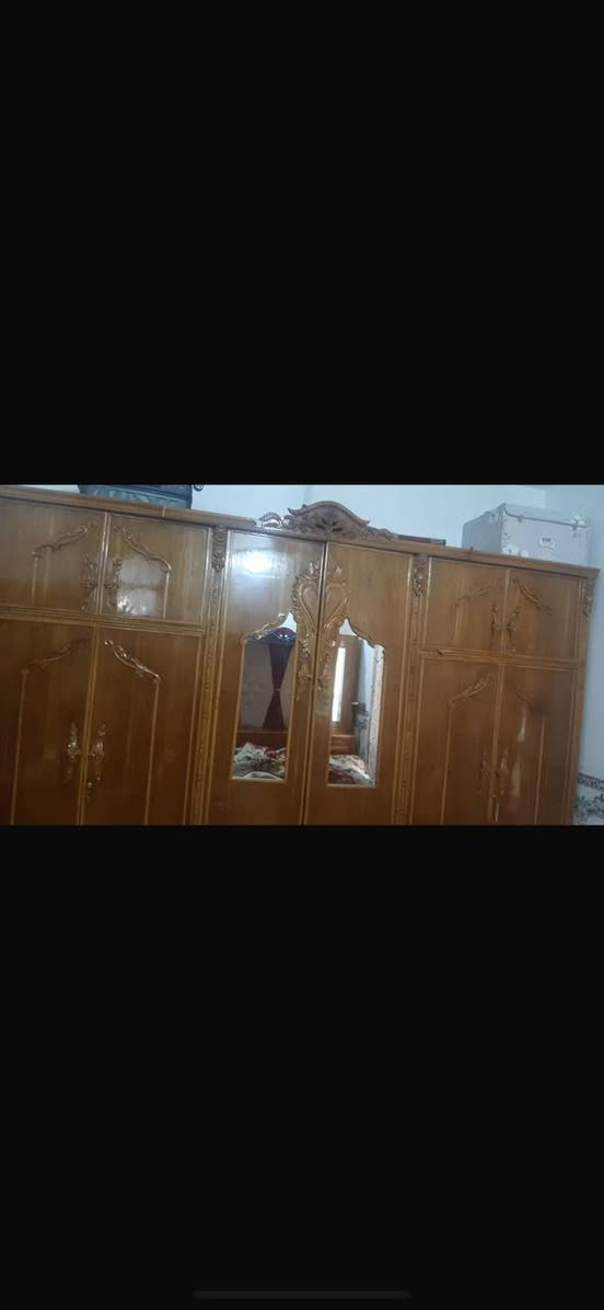 اسلام عليكم غرفه تسكام الثكيل كلش نضيفه نقصه فد جامات كلش ضخمه صار سنتين من اشتريته يعني نضيفه بمعناه الكلمه 6قطع مكاني حله نادر الثانيه عله الخدمي ***********واتساب
