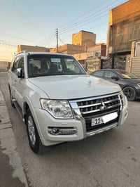 باجيرو 2015 حبتور صدفي سياره جديده جدن مكفوله من الصبغ والبارد والشخوط...