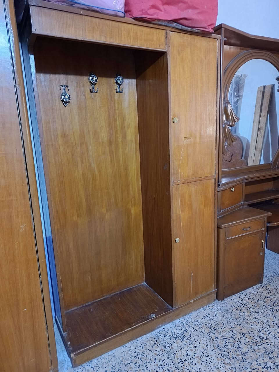 غرفة أخشاب صاج لبيع كربلاء حي الغدير 
السعر ٤٠٠ مراسله خاص مفتوح أو اتصال ع الرقم ***********
