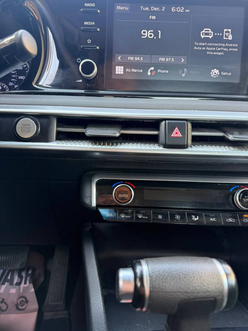 . k5  2023
رقم اربيل الجديد تحويل للمشتري
مواصفات lxs
ضررها باب خاف السائق + جاملغ خلفي
فقط قطعتين بجم كبس بلادي بوضع الشركة
عالفحص ابيع 
شاشة مع كامرا خلفية دواره 
بصمة تشغيل
تشغيل عن بعد
رادار امامي + جانبي + خلفي
سايد بريك بصمة
٤ وضعيات قيادة
مثبت سرعة
تحديد مسار
-----
بغداد المنصور
السعر  168
*********** 
 واتساب او الاتصال عالرقم
