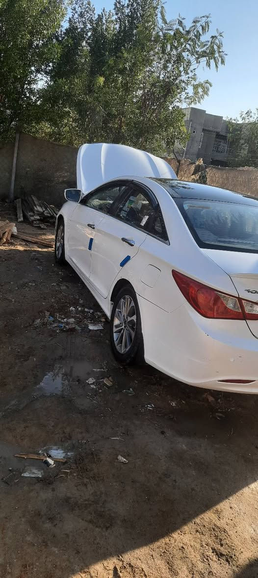 سوناتا 2013 خليجي بانرومه فول عده البصمه مداور ثاني يوم بسمي سونارها كدامك السعر ١٣٥ وبيها مجال اتصل على الرقم فقط ***********
