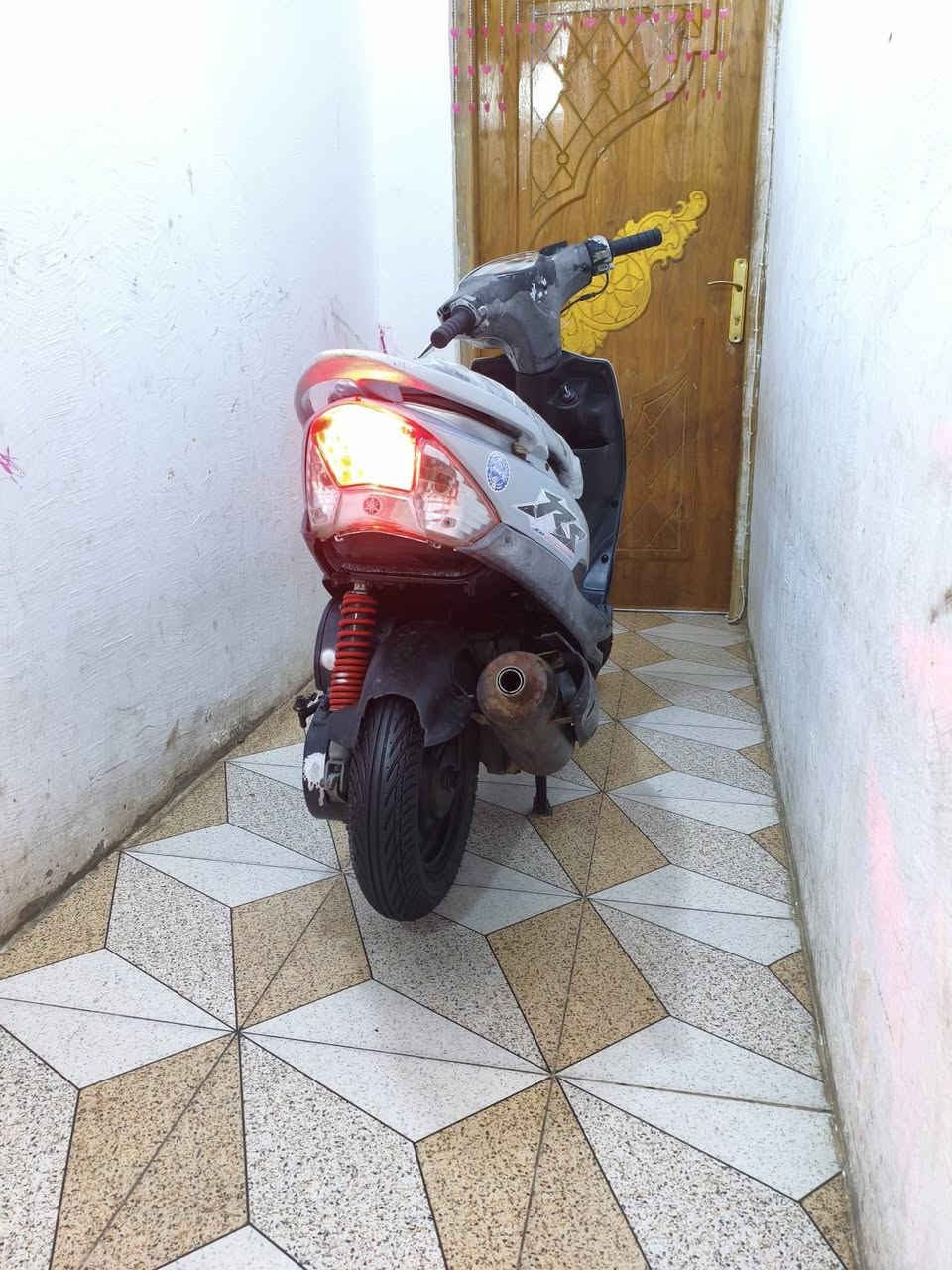 ماكس جديده كلهة شغاله سلف هندر اشاير سكنات ما مفتوحه مشي نهضه خير من الله بوشه 49 ابلاديه لايت عالي وناصي دبلات امامي وخلفي ابريكات اماميه وخلفيه جاهزه اخت الرمبه نعومه كلش حلوه كفرات اصلي حواضن اصليه ختم واحد عدادات الكهربايات كلها شغاله لا تبخير لا تنقيص جاهزه شرط الفحص ما بيها اي نقص شلعه كلش حلوه مشي 120 خرسه ما تنسمع مكان حيانية شارع السيد سعر 700 رقم ***********
