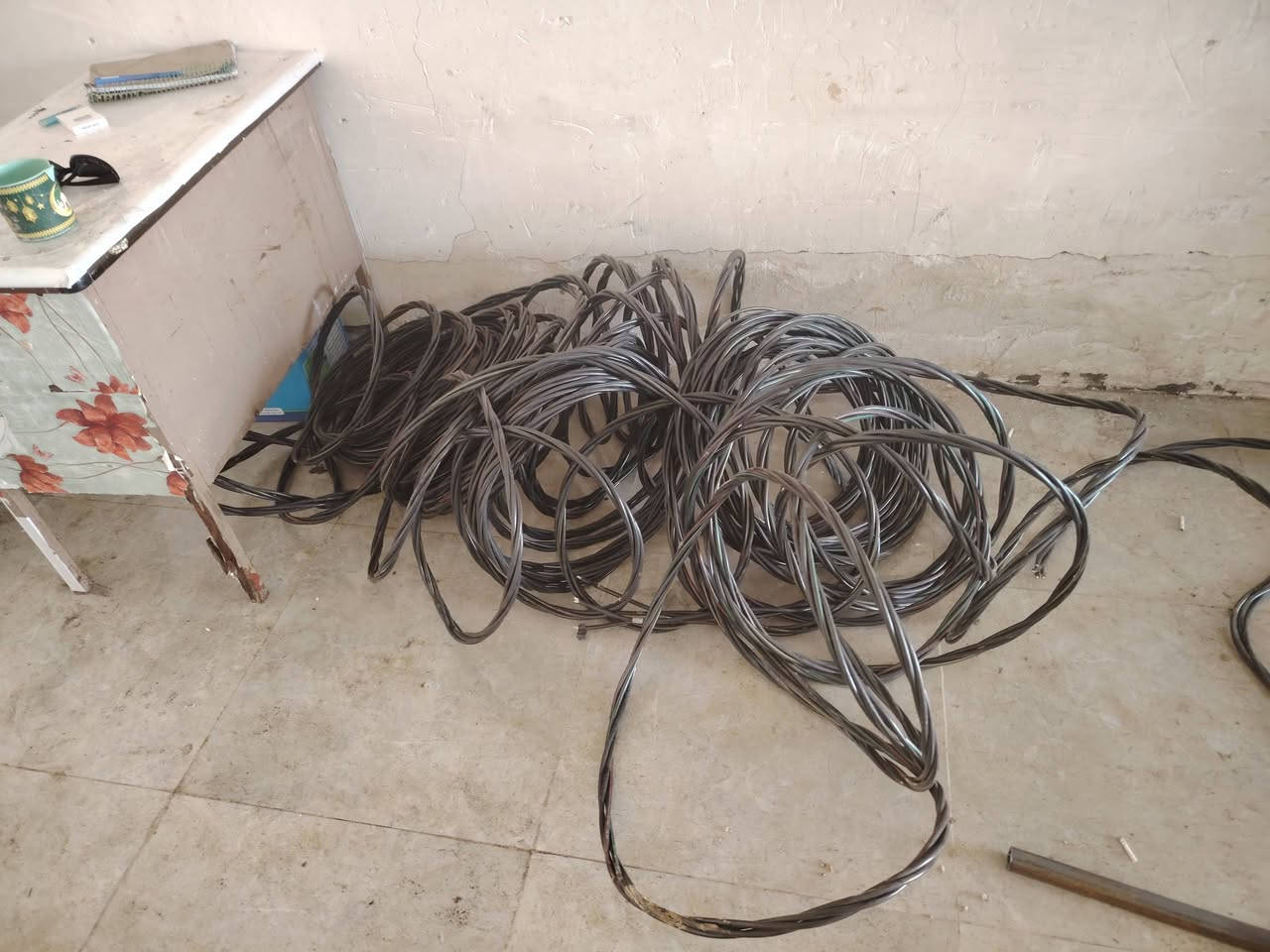 سلام عليكم ضفيره ثري فيز ام. 35 ×4 الطول 70 متر. ما مستعمله ابد ولا بيه جدحه كهرباء
المتر الف ونص. وبيه مجال 
***********
