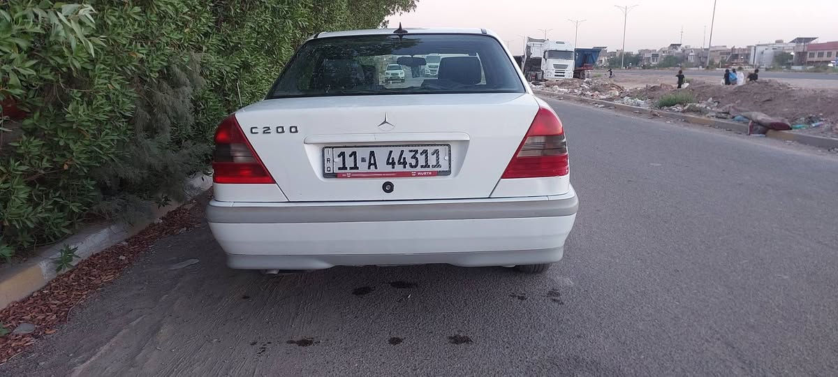 للبيع مرسيدس موديل 1997
مكينة بطة – بيبي شبح

السيارة بحالة جيدة، والمكينة ممتازة، والتبريد شغال ثلج.
السيارة ترايها لليابان.

ملاحظة: بعض الكيجات طايحة، لكن عداد السرعة وعداد الحرارة شغالين.
السنتر لوك يحتاج صيانة.

السعر 63$
مكان السيارة : بغداد - الشعب 
للمهتمين التواصل : ***********
