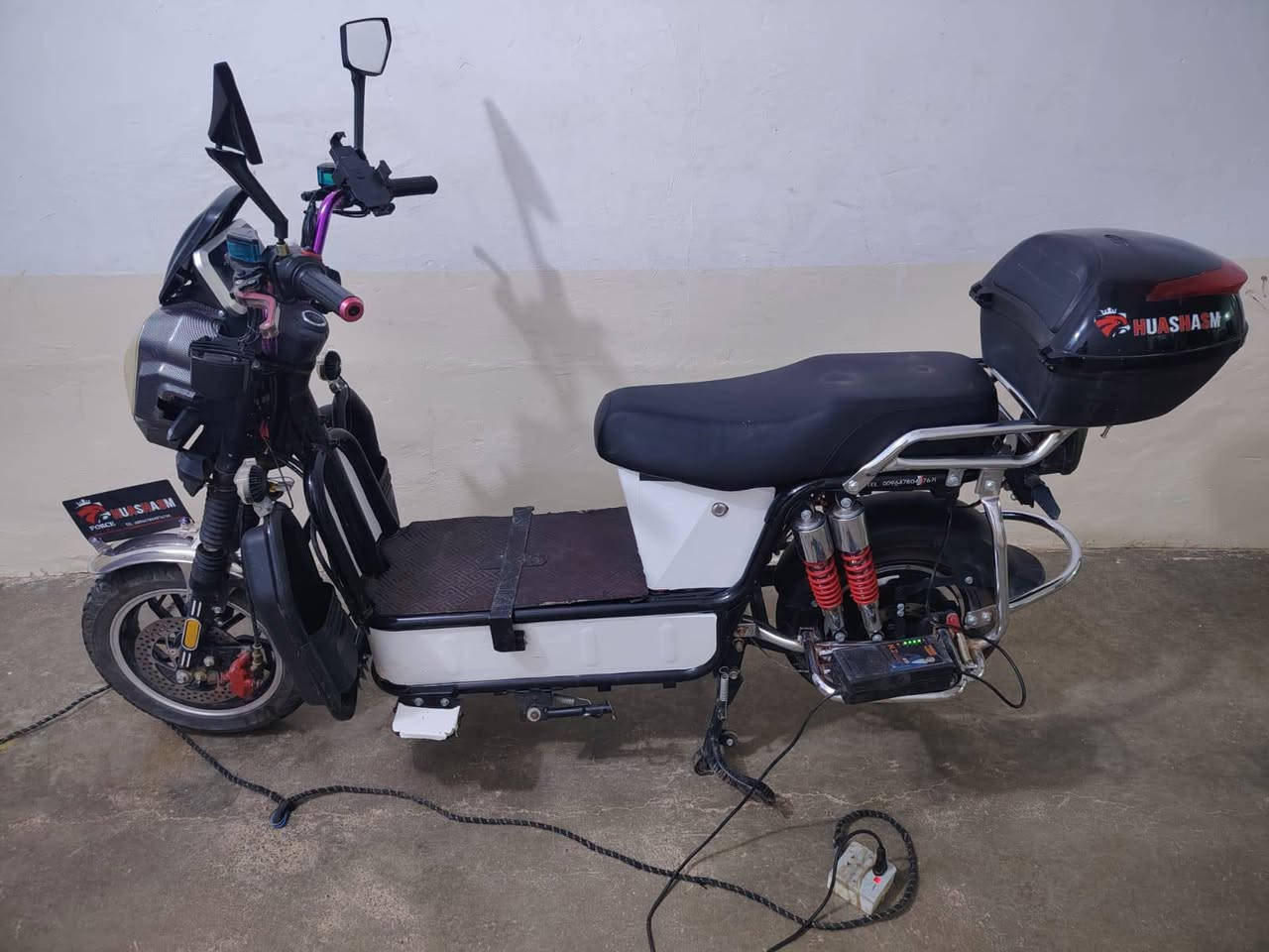 هيوشه 25بعده نضيف ماصاله هواي من خذه 
السعر 550وبي مجال


**إذا كنت صاحب هذا الإعلان وتريد حذفه لأي سبب، رجاءا أرسل رسالة إلى الدعم الفني**