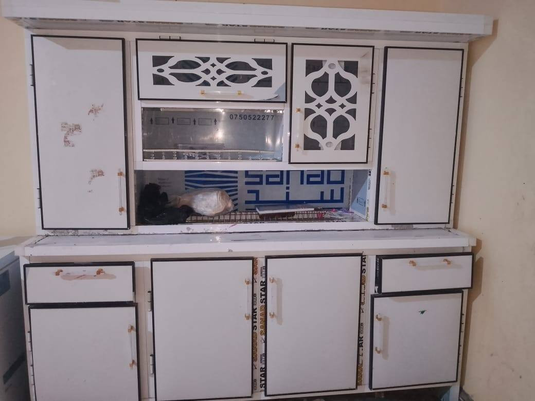 السلام عليكم كاونتر نوعية ثقيل مستعمل للبيع 350 والمندر 80 وبيه مجال قليل العنوان ابو الخصيب ميناء ابوفلوس الرقم *********** بيه واتساب
