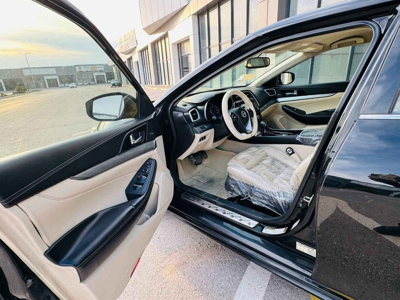 نيسان ماكزيما 2016 مواصفات SV
_______________________________
6 سلندر 3500  
 رقم سليمانية شرط التحويل فقط
سنوية ورقم جديد 2029
_______________________________
للبيع فقط
_______________________________

تفاصيل السيارة :

السيارة وارد 
بيها فقط بونيد صبغ بدون دواخل
وكم مكان تكحيل
ايرباك مرجع سستم اني مرجعه بيدي بدون اي جطل او مقاومة
سيارة متعوب عليها وما بيها مصرف ربع دينار
_______________________________
المحرك بشرط  
الكير مكفول كفالة عامة
صدر امامي خلفي جديد
تخم تاير جديد
_______________________________
مواصفات السيارة 
   تشغيل عن بعد
♦️دواخل صاج ملكي
♦️حساسات خلفي
♦️غرفة جلد 
♦️كشنات جلد 
♦️كشنات حضن
♦️ كشنات كهرباء
♦️كشنات تدفئة
♦️ستيرن كهرباء
♦️تبريد قطعتين
♦️كامرة خلفية
♦️ويل 18 بلادي بلاتينيوم
♦️لايتات عالي ناصي بلاجكتور  كله زينون
♦️3 انظمة قيادة
♦️مري تعتيم 
♦️كامرة دوارة
♦️والباقي موصفات معروفه
للتواصل ***********
