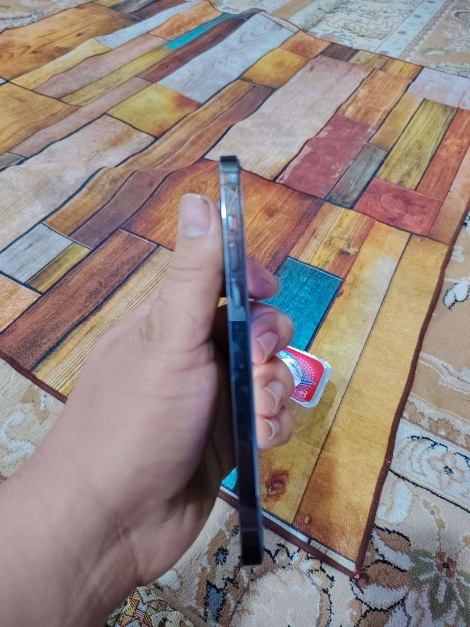 السلام عليكم
13 برو ماكس 
ذاكرة 512 نص تيرا
بطارية 85 
بلادي ما مفتوح
السعر 750 وبي مجال  
توصيل كافه محافظات العراق 5 الاف 
اتصال او واتساب ***********
