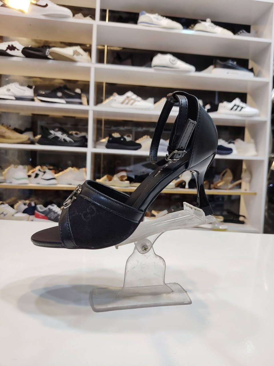 #جديد
#الآنسة
صندل
كعب 7 سم
قياسات 37_41 
مجمع حجي قاسم خلف حبيب مول
يوجد خدمة توصيل داخل خانقين
واتس ***********
