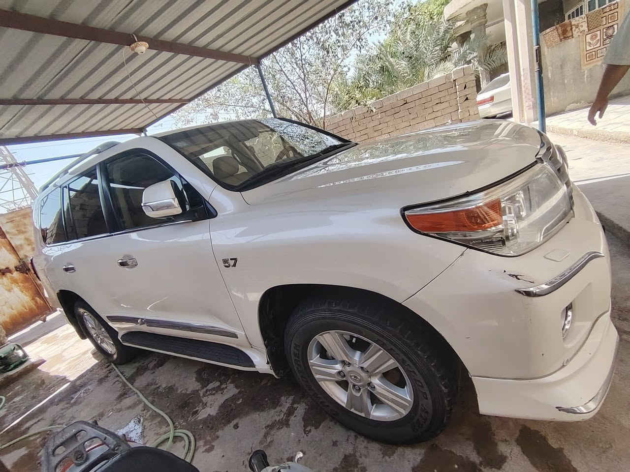 لاندكروز فكساره  كفاله عام فول مواصفات محرك 8 رقم بغداد *********** ناصريه مركز
