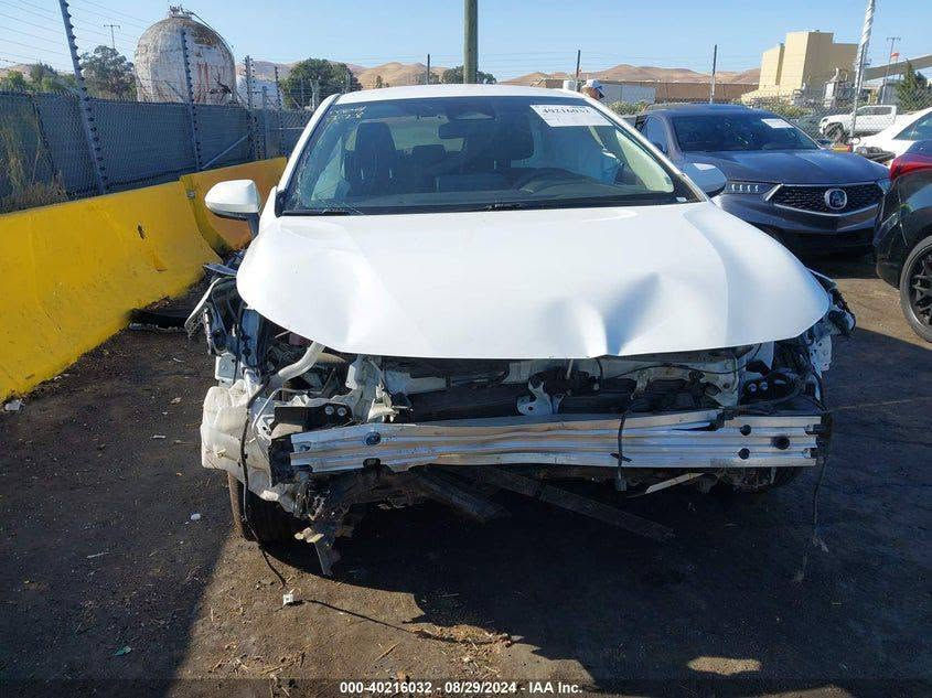 كورلا 2023 وارد امريكي Le
رقم بغداد تحويل مباشر مواصفات بصمه كامرة شاشة رادارات امامي جانبي تحديد مسار ثلاث انظمة قيادة 
حادثها موضح بالصور بارد فقط بدون صبغ
ماشيه ٧٣ الف ميل 
السياره جاهزه من كل النواحي 
مكان السيارة بغداد الكمالية 
السعر 128 
***********
