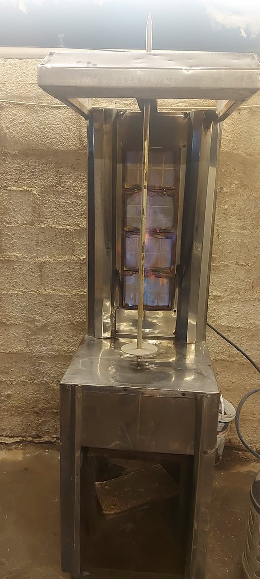 السلام عليكم للبيع مشوايه كص إستعمال قليل ب٤٥٠وبيه مجال *********** و***********
