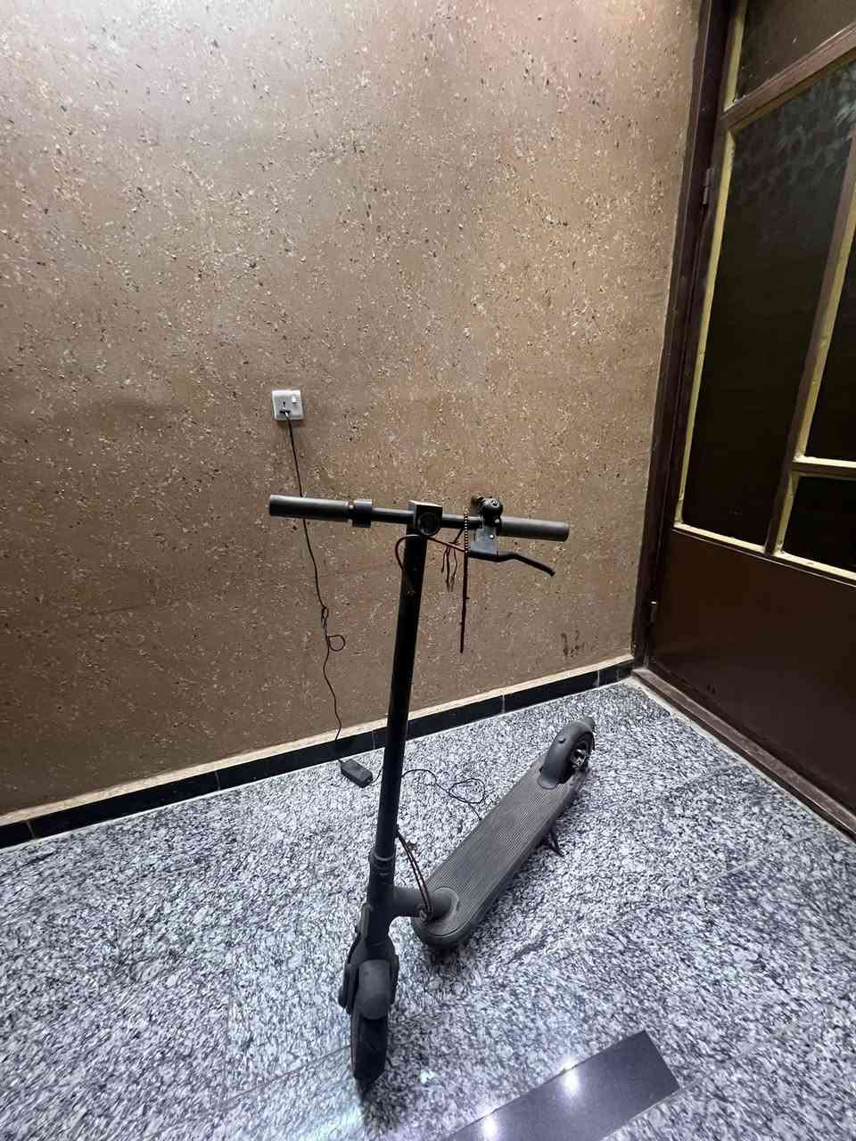 سلام عليكم سكوتر شاومي موديل 24 سكوتر جديد بمعنى الكلمه سكوتر ناقصه فقط بطاريه السعر 430 وبي مجال بسيط الرقم *********** متواجد واتساب
