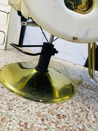 كرسي حلاقه للبيع سعر ٢٥٠ 07703797841