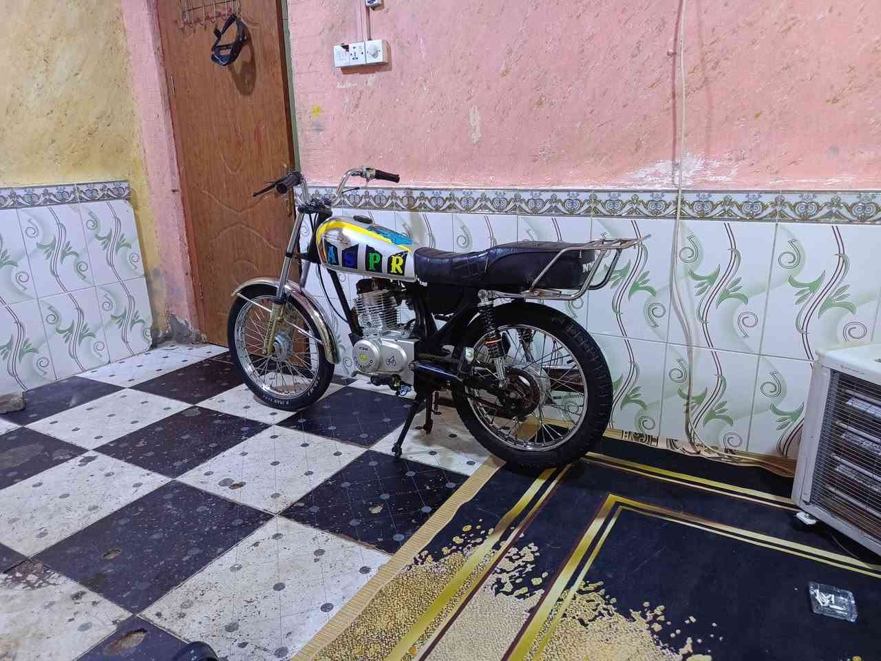 دراجه للبيع نوع الدراجه ايراني مكاني بصره القبله السعر 400 😍***********
