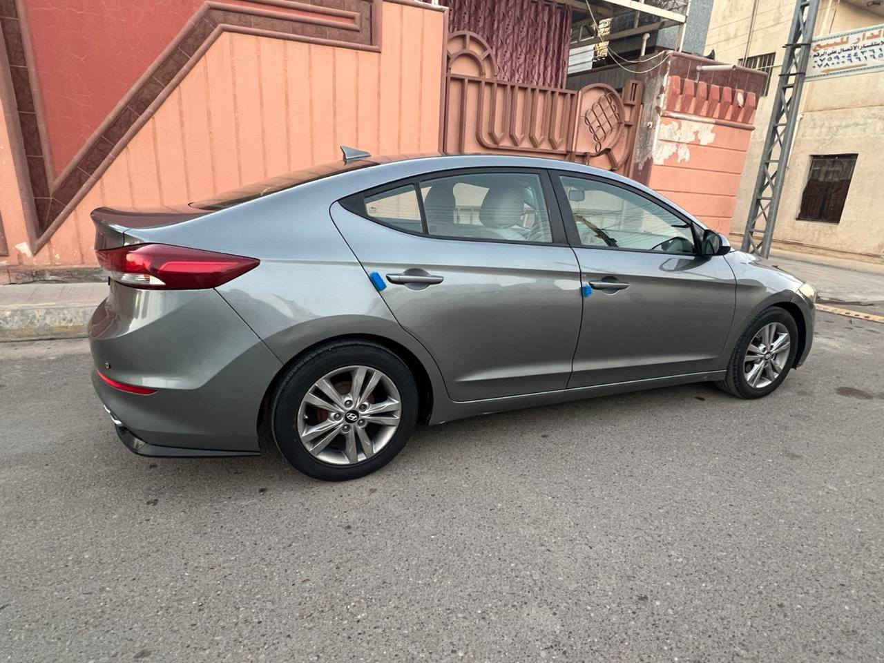 سلام عليكم اللبيع هونداي إلنترا موديل 2017 وارد امريكي بيها جاملغ وبنيد بدون تبديل وبدون دواخل  وباقي مكفولات كفاله عامه اليبل  شاشه كأمره دواره بصمات رادار تحكم ستيرن مثبت سرعه  سيارة جديدة وجاهزة من كلشي تبريد ثلج حدادية تخم تاير كير ومكينة 2000 دوش مكفولات  سياره احله من صور السعر 127 لاستفسار علا رقم 
***********
***********
***********
مكان السياره الانبار الفلوجه
