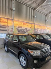 لاندكروزر VXR • ٢٠١٥ • كوشين جلد