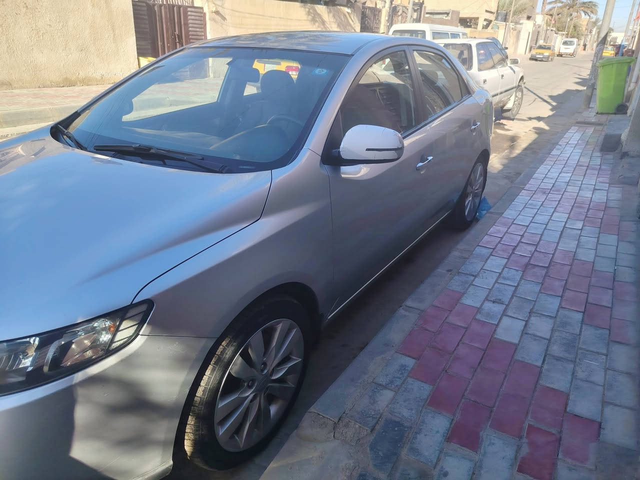 من رخصت الادمن
سلام عليكم سياره سيراتو 2012مكفوله كفاله عامه من كلشي مكينه وكير وحاديه تخم تايرات جديد مكان كربلاء قرب مستشفى التركي سعره 117 وبيه مجال... رقم ***********
