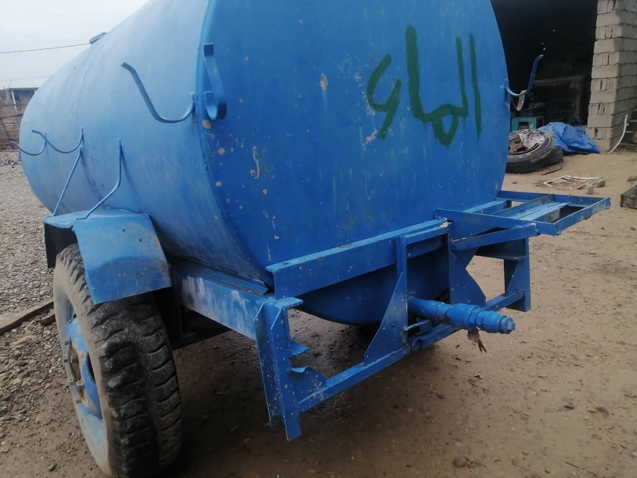 يوجد مقطوره سعة 5000لتر ماء للبيع السعر المطلوب 2.500مليون العنوان ناحية الزاب قرية الصباغيه هاتف ***********
