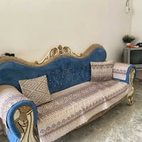 تخم عشر مقاعد نضيف بس رجل وحده مكسوره وسبلت نضيف عل فحص  سعر ثنينهم ب ...