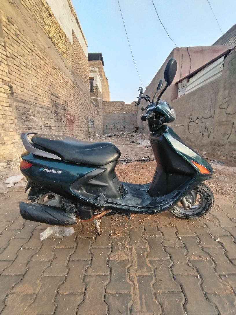 دراجة فراشة نضيفة قبل 10 اشهر نزلتهة من الرمبة مكينة بلاد كهربائيات بلاد ماعيزها شي عطلهة بس كلجات لو هندر ميكلف 30 الف تصليحها وتايرها طاك بـــ425 وبيهة مجال بسيط حگ جية مكاني نجف حولي خاص او واتساب *********** النجف, العراق
