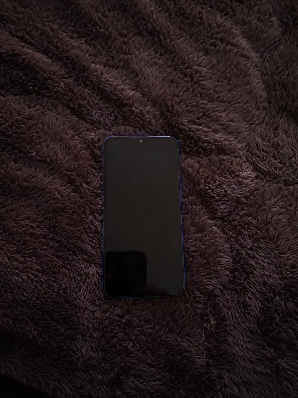 السلام عليكم جهاز سامسونج a10s جهاز جداً نضيف  ذاكره 32 ممبدل بي اي شي بس ملاحظه بسيطه بي فطر ب الظهر يضيع ب الكڤر او يتبدل ب 5 مكاني الاعظميه - شارع الكم - الرقم ***********
