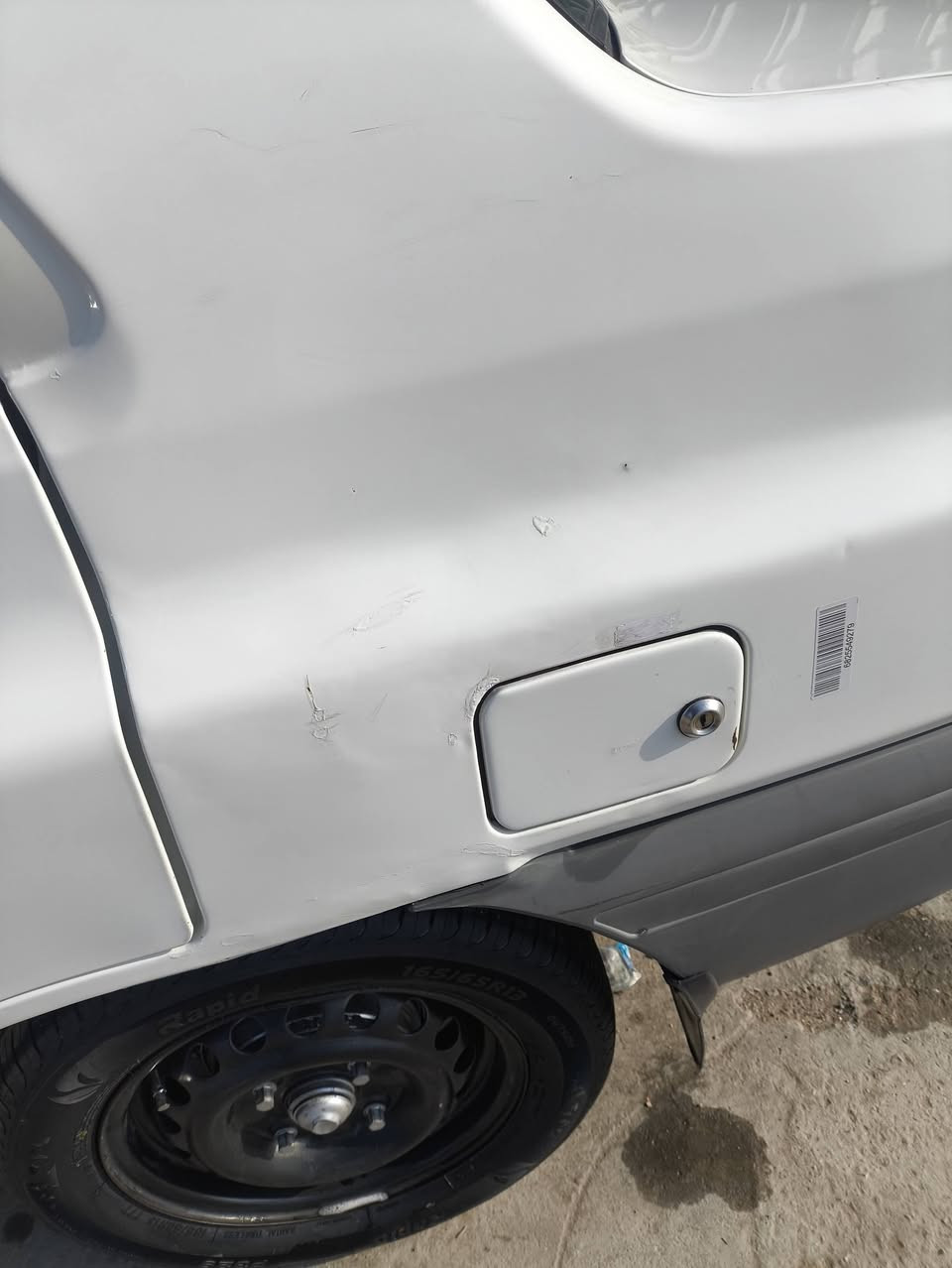 السلام عليكم سايبه موديل 22 هزه جديده غرامات مصفره بلاديه بيها بارد موضح لكم تخم تاير جديد صدر امامي خلفي جديد باتري جديد كهربائيات كلها شغاله عنوان بغداد حي البتول السعر 65 بيها مجال بصيط ماشيه 75. ***********
