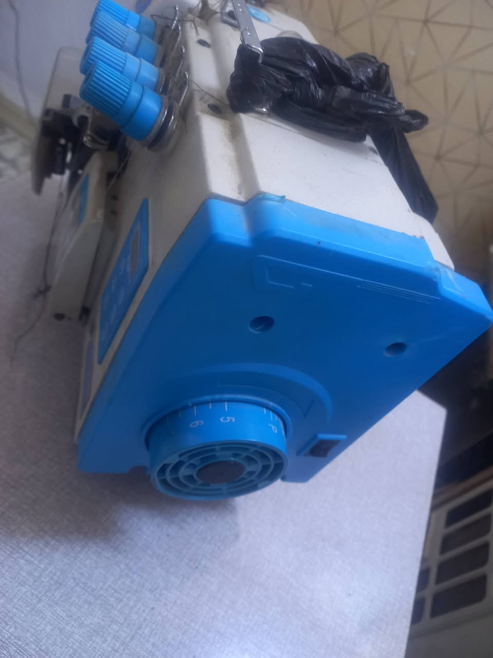 اوفر جاك  السعر  ٤٠٠  نظيفه جدا  وبيهة مجال 
بغداد الزعفرانيه 
***********
