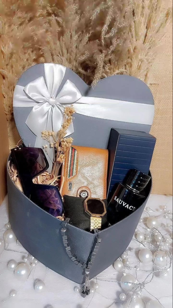 نوفر لكم افضل هدية🎁 ممكن تهدوها لشخصكم المفضل🤍💫 

بوكس رجالي متكامل ❤️♥️ 

🎁🎁هدايا رجالي🙆‍♂️

هدايا حسب الطلب

❣️تشكيلة عطر  ❤️ساعة ❤️
سبحة ❤️محفظة 😍نظارة 

يتوفر حجز حسب الطلب والامكانيه حبايب قلبي 😍

#هدايا_عيد_ميلاد
‎#هديه #هدايا #gift #gifts #birthday #هدايا_ميلاد  #flowers #ورد #flowers_jordan #بوكسات_هدايا #valentinesdaygiftideas #valentinegift #valentinesdaygift #valentinesday2025 #عيدالحب #يوم_الحب #هداياعيدالحب #هداياعيدميلاد


**إذا كنت صاحب هذا الإعلان وتريد حذفه لأي سبب، رجاءا أرسل رسالة إلى الدعم الفني**