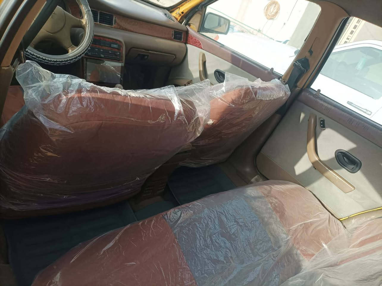 سلام عليكم للبيع سمند 2011 رقمه كربلاء شرط مداور ثاني يوم  مصفره سياره مكفوله بدون اي ضرر أو تبديل عده بنيد صبغ جاهزه مكينه كير كفاله سعره 26  وبيه مجال للاتصال***********
