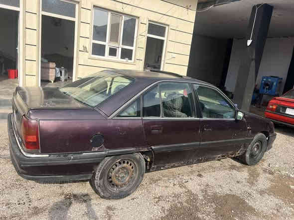 صدر طخم تاير جديد كير شرط محرك 20 

رقم دولي جديد بسمي شرط التحويل سنويه ل30

مكان السياره كياره 

*********** السعر 26 وبيها مجال
