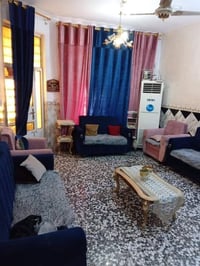 من رخصت صاحب الكروب عندي بيت للبيع مساحة ١٠٠ متر الواجهة ٨متر والنزال ...