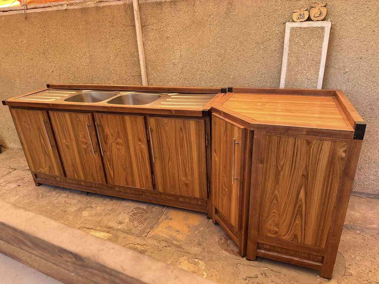 كاونتر يتكون من ٥ قطع المنيوم تفصال يحتوي على سنك حوضين طول  ٢ متر وملحق ارضي وعلوي وزاوية طول تقريبا ٣ متر 
المكان الكرخ  الي يريد يتفضل خاص


**إذا كنت صاحب هذا الإعلان وتريد حذفه لأي سبب، رجاءا أرسل رسالة إلى الدعم الفني**