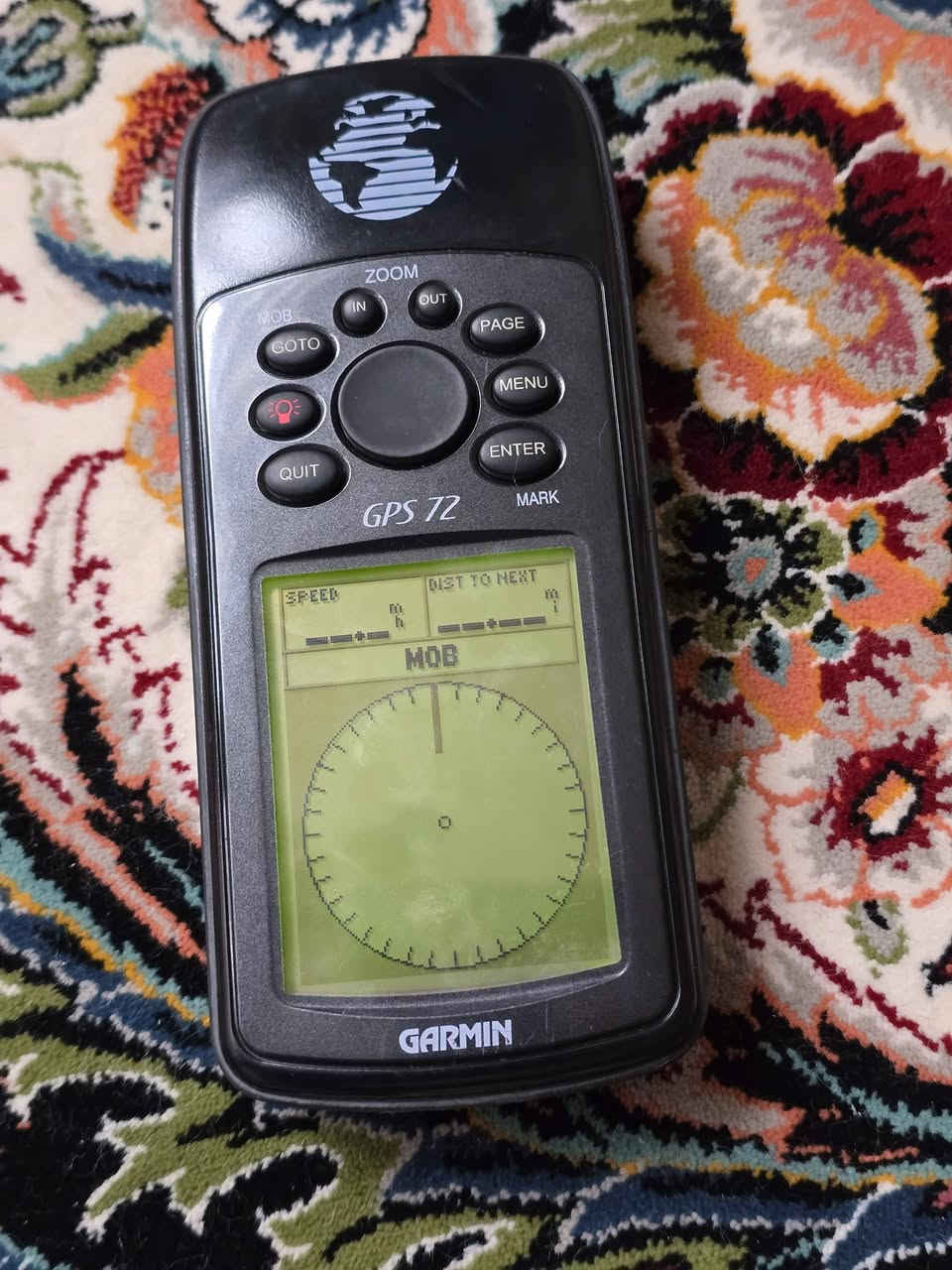 الجهاز هو 72 Garmin  اي فيده يراسلني واتساب ***********
