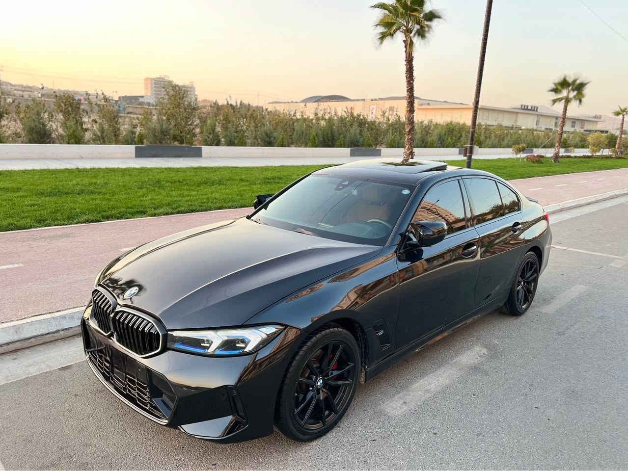 Bmw 330i 2022
مۆدێل ٢٠٢٢
بیلاد ناو خەنەیی
فول بەس داتاشۆ نییە
مۆدی (sport,sport+ ,ecopro,comfort)
سڵاید،کوشن کارەبا، خەزن،لایتled , متحرک ، ڕادار، حاسە دواو پێش ، لاینی جادە، گێچ ئەلکرتۆنی بەرمەجەی M3 کراوە  
سەیارەکە زۆر پاک و جوانە

ماوەی ڕۆشتن 40,000 mil
گێڕ و مەکینە و کارەباییات بەشەرت
بۆیاخ سێ پارچە و نیوی هەیە لەگەڵ دوو پەڵە
ئێرباگ تەقیوە 
کامل کراوە بە 340 جوانکاری بۆ کراوە پێشو دوا 
کراوە بە 2024

💵سعر: 2 دەفتەر و مەجالێکی زۆرکەم
💵سعر$ 20,000 يعني دفترين و بيها مجال بسیط

📍شوێن: سلێمانی

☎️: *********** السليمانية, العراق
