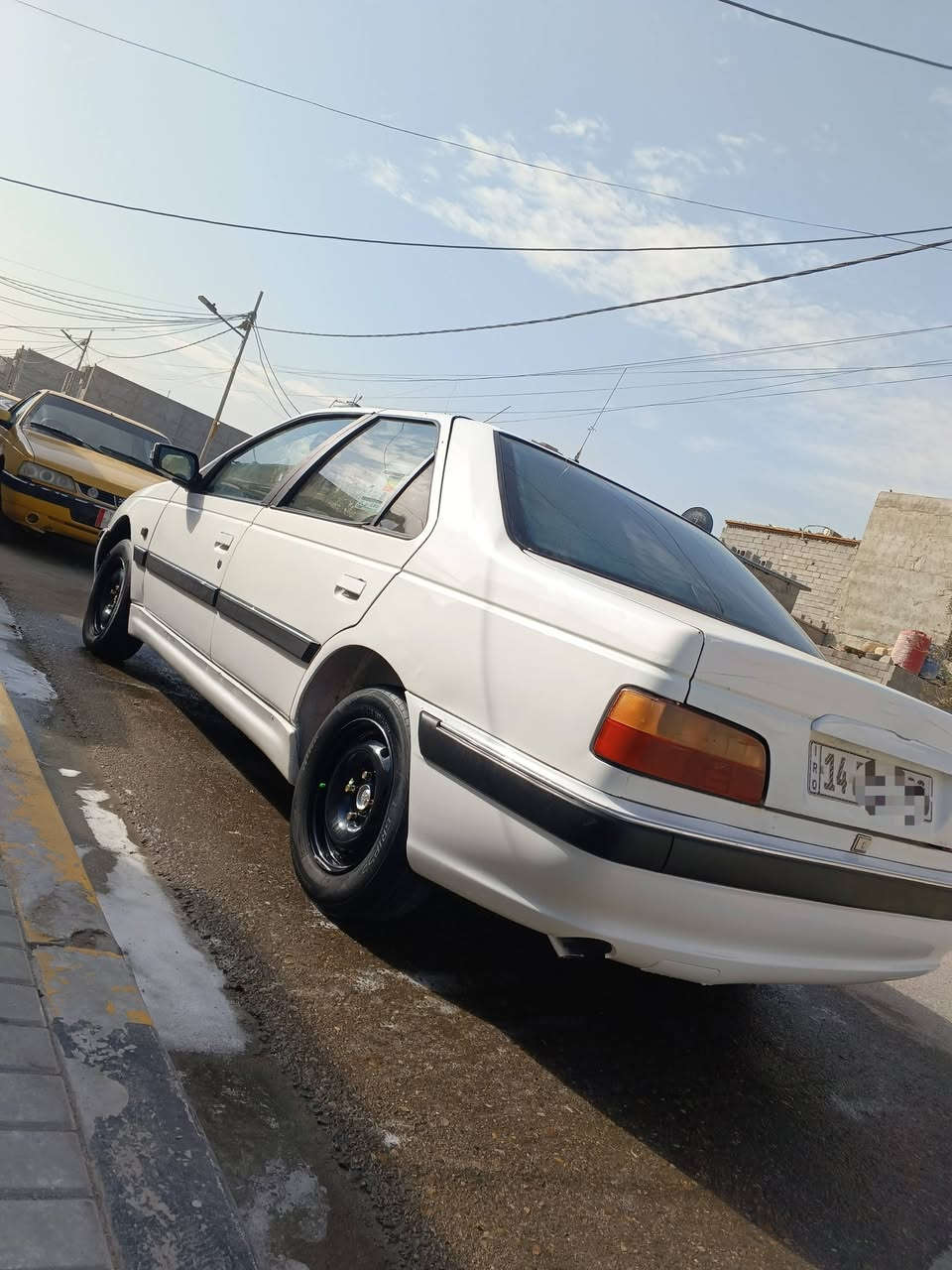 السلام عليكم بيجو بارص موديل2014 رقم بصره دولي سنويه مجدده لغاية2030 مشتري من راعيهه مباشر
السياره مكفوله من الضربه فقط بيهه مكانات ملكوطه
كير محرك حداده تبريد وتخم تااير كله جاهز
كهربائيات كلهه شغاله من الطول للطول.. منضومه لايت زنون بيهه... دواخل نضاف.. بطاين جدد
السياره جاهزه واحلئ من الصور السعر42 وبيهه مجال بصيط للشراي مكاني بصره القبله الشراي يتصل ع راعيهه ‏‪***********‬‏
