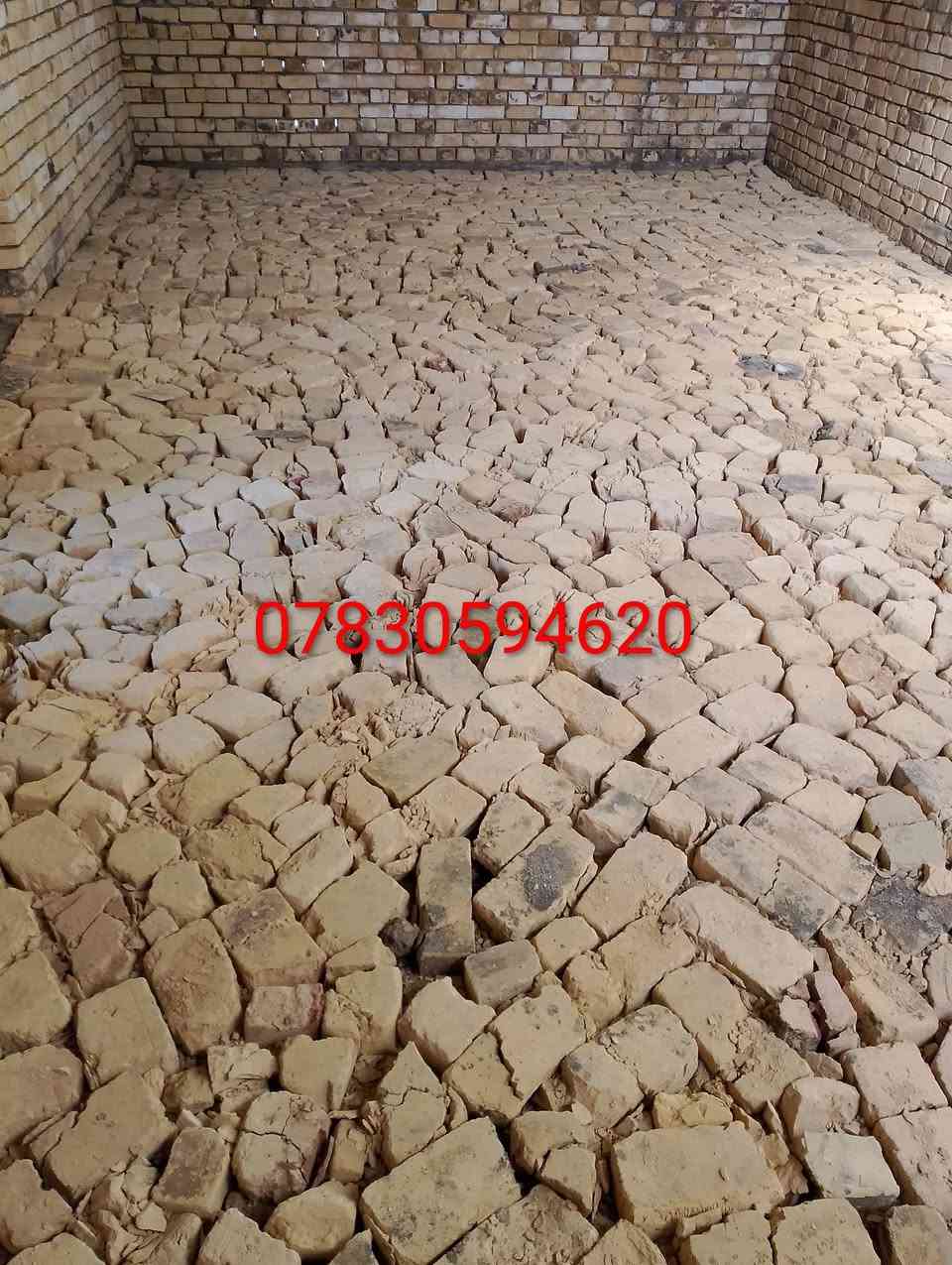 يوجد كادر لحدل والتربيع وقلع التراب وصب الارضيه وتزفيت وتسليط الأسطح يوجد كادر ***********
