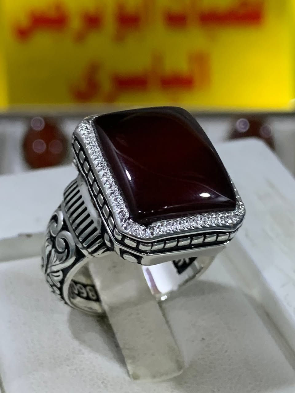 خاتم عقيق يماني كرزي قطع مربع صياغه البحرين عارف 990 التفاصيل داخل الفيديو للاستفسار واتساب *********** فضيات ابو نرجس الياسري يوجد توصيل لجميع المحافظات
