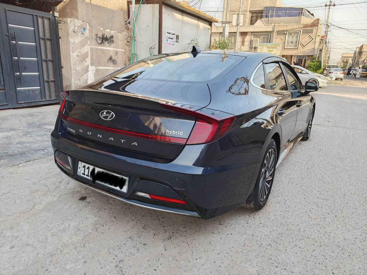 تحيه طيبه 
سوناتا امريكي 2022
رقم بغداد 
السياره هايبرد ومميزه جدا  تجي سقف الياف طاقه شمسيه 
يعني تشحن عن طريق الطاقه الشمسيه وعن طريق المحرك  
اللون نيلي غامق 
المواصفات ...
- داتا شو 
- قابليه التحرك عن طريق الريموت 
- بصمات عدد ثنين اضافه الى كارت تشغيل 
- كشنات جلد وتدفئه وتبريد  وميموري خزن الجلوس وثنينهن كهرباء 
- لايت 4 عدسات زينون بلادي ديناميكي 
- سستم صوت بوس جدا نقي وعالي 
- شفتات تبترونك 
- شاشه كبيره مدعومه بكامرات محيطيه مع امكانيه الركن الذاتي 
- حساسات امامي خلفي محيطي مع كافه انواع الرادارات والنقط العمياء 
وباقي المواصفات الستاندر 
الضرر جانبي بسيط جدا ابواب 2 فقط الحوض والمقدمه مكفوله من جميع النواحي 
ايرباك دشبول وستيرن سليم 
السعر 16.500$ 
للاتصال ***********
