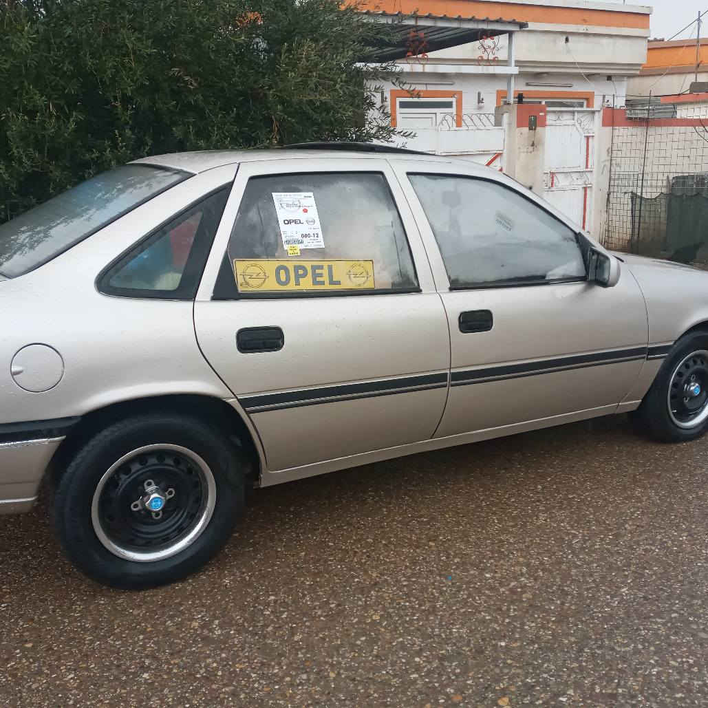 ئۆپڵ فیترا ساڵۆن مەکینە ۱۸ گێڕ تۆماتیک   گێڕو مەکینە بەشەرت هی چی پێوە نیە سڵاید سیدی قوفڵ مەرکەزی پاوەر ABS چوار کەلە بێ تەقەو ڕەقە چوار تایەی تازە هەزەی تازە کراوە ماڵی دۆستە بێ خایس ژ.م ***********...ژ.م ***********سعر ٤۳ کەمێک مەعمەلە مشتەری نیت تەلەفۆن مەکە السليمانية, العراق
