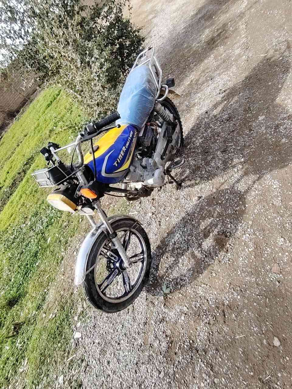 السلام عليكم دراجه للبيع موديل 21 سيفان مامفتوح السعر 450 وبيها مجال مكاني صلاح الدين بيجي *********** بي واتساب
