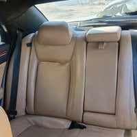 أوباما موديل 2012 محدثة بس خار حادث بس الصندوك.  ومفتوحات جاملغوات اثن...