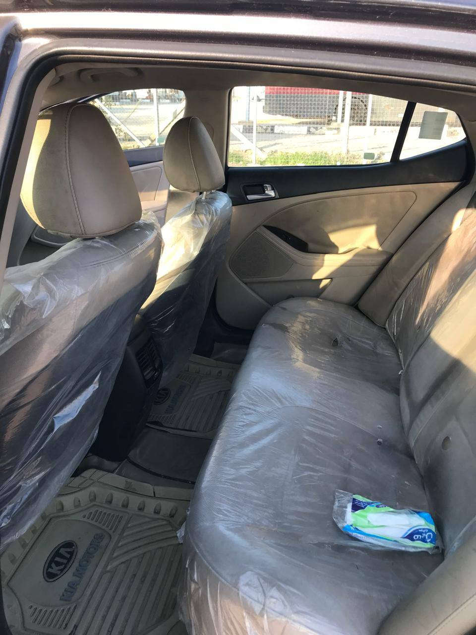 السلام عليكم
كيا اوبتيما 2015 وارد امريكي السياره فول مواصفات ماعدا الفتحه (كشن كهربائي _ مقاعد جلد _تحكم ستيرن _مثبت سرعه _تحديد مسار _ وبعد هوايه مواصفات) الغرفه VIP التبريد قطعتين ثلاجه، كير و محرك فول نظافه جدد
2400 GDI 
السياره مصبوغه حزام للجماليه وبيهه شخط بسيط بلباب مال الصدر 

 تخم تاير جديد حداديه جديده السياره مابيهه اي نقص 

السعر: 118 ورقه وبيه مجال عنوان السياره بابل 

للاستفسار:  ***********
