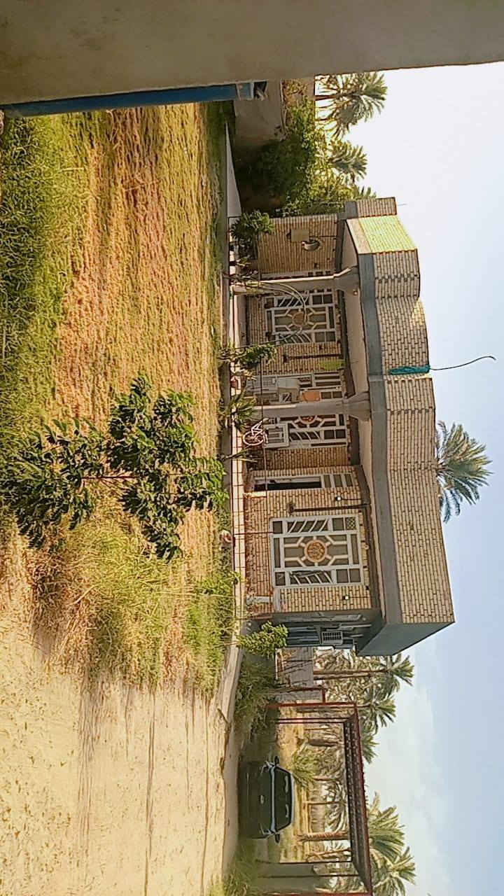 السلام عليكم دونم ونص مع بيت تفاصيل البيت استقبال مطبخ صاله كبيره غرفتين نوم صحيات داخليه وخارجيه العنوان بابل المهناويه قريه خمسه عل شارع العام شارع لاساله....***********
