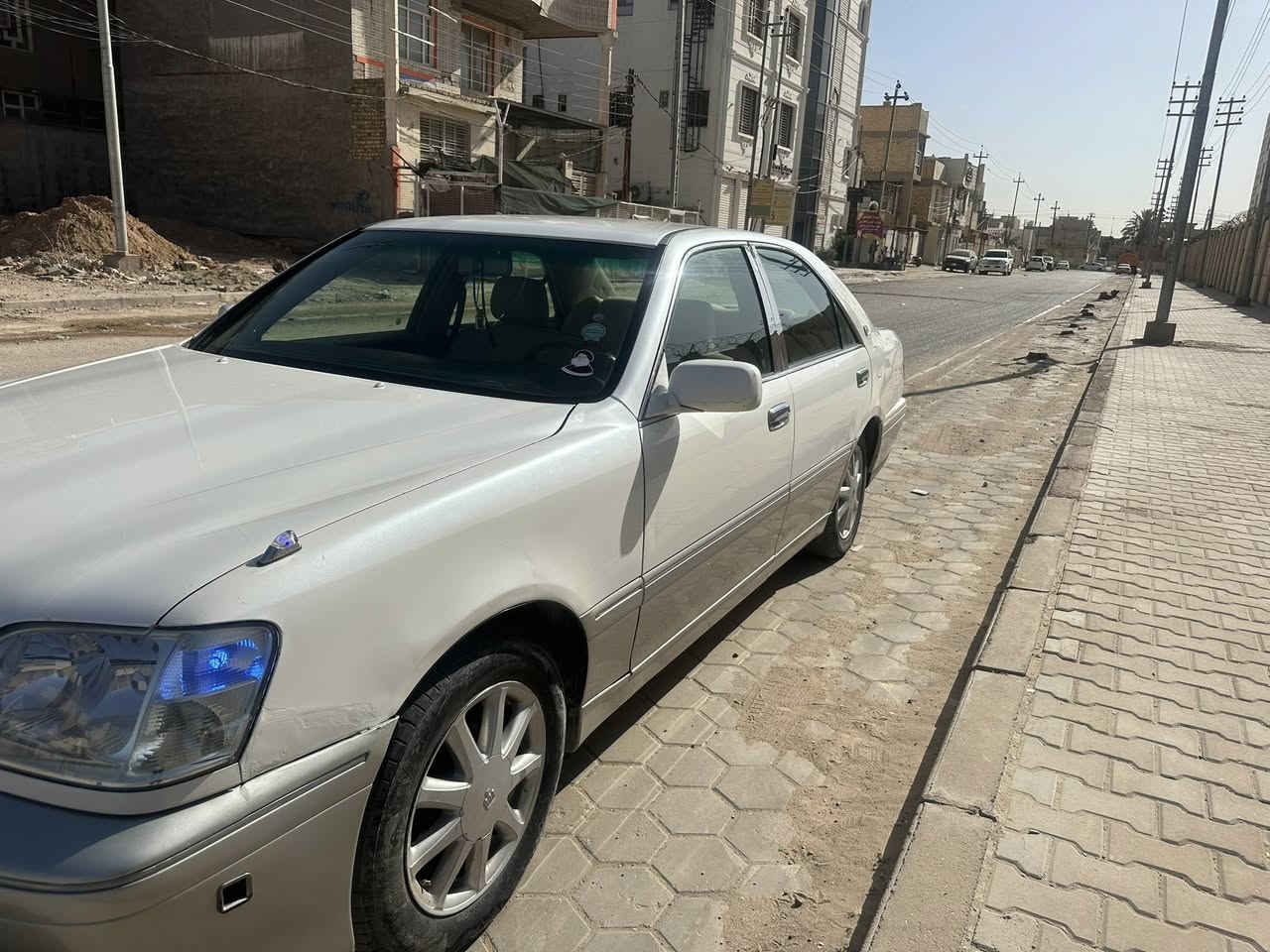 ملكة موديل 2003شاصي 71مدفوع كمرك وكاملة بس ترقم 4دكم كرستال دبل شاشة كشنات كهرباء تخم تاير
راعيها يمي بالنجف كير محرك جديد بيها طخة بالجاملغ الخلفي وجاملغ امامي فقط وباقي مكفول من الكص ونقل جثة والأصوليات سعرها 96وبيها مجال قليل للشراي مكاني النجف ***********

