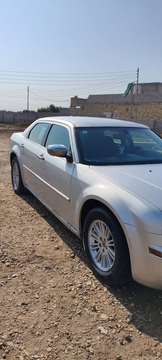 السلام عليكم اوباما للبيع موديل 8 السياره جاهزه سنويه 27 تخم تاير 
حداديه جديده رقم *********** التفاصيل على الواتساب او اتصال السعر 110 وبيها مجال
