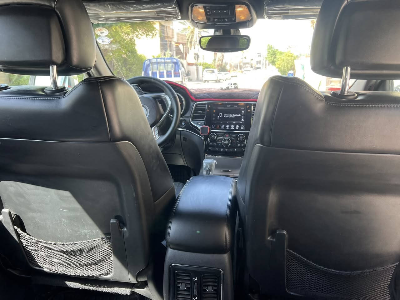 سلام عليكم

جيب لاريدو V6, 3600 , 4X4
موديل 2019
فول مواصفات 1/1
المواصفات :- .
كشنات كهرباء
كشنات الامامية كهربائية + تدفئة تبريد
شاشة 8 انج
داخل جلد
مري حراري
اشارة بالمري
حساسات امامية خلفية
نشغيل عن بعد، اطفاء عن بعد صندوق كهرباء
تخم تاير جديد
3 وضعيات للقيادة :-
Sport نضام
ECO نضام
Normal نضام
المصابيح الامامية متفاعلة مع LED نهاري 

المصابيح الامامية

نضام خاص للطرق الوعرة

نضام صعود الجبال

تدفئة ستيرن

وضع الفرامل الخلفية الالكترونية ( توقف ذاتي عند الرجوع )

مكاني بغداد الشعب
‏سعر 193
***********
